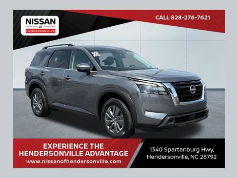 Used 2024 Nissan Pathfinder SV FWD image 1