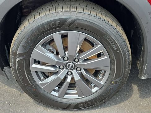 Used 2024 Nissan Pathfinder SV AWD/4WD image 15