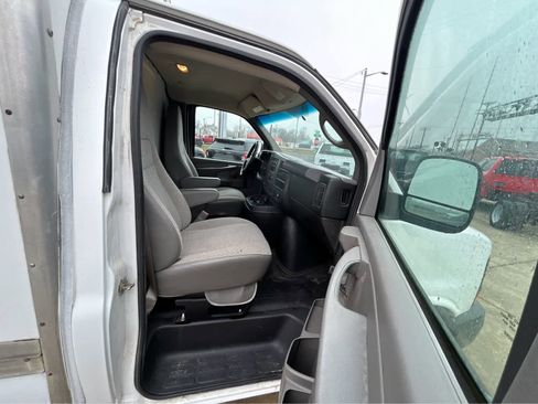 Used 2015 GMC Savana 3500 3500 Van 139 image 10