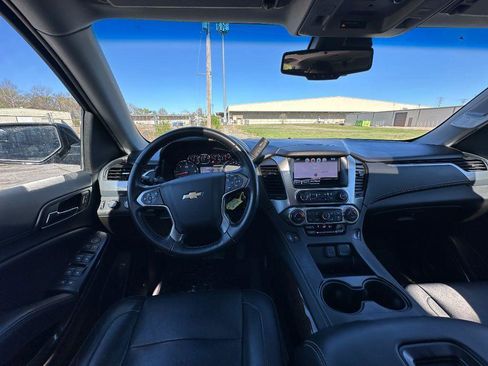 Used 2019 Chevrolet Suburban LT w/ Z71 Midnight Edition image 5
