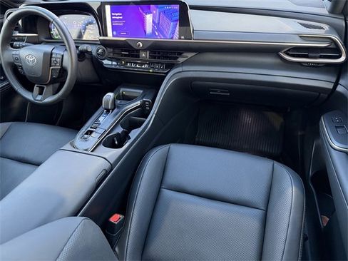 Used 2023 Toyota Crown Limited w/ Advanced Technology Package image 33