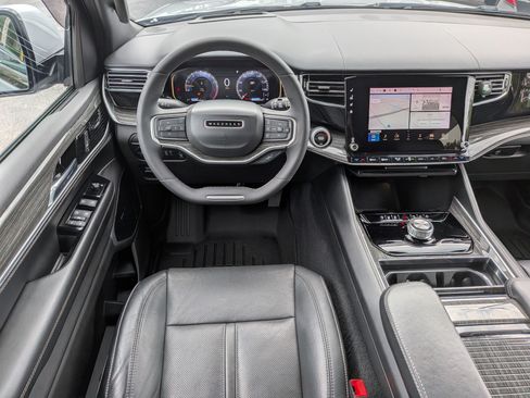 Used 2022 Jeep Wagoneer Series III w/ Premium Group I RWD image 15