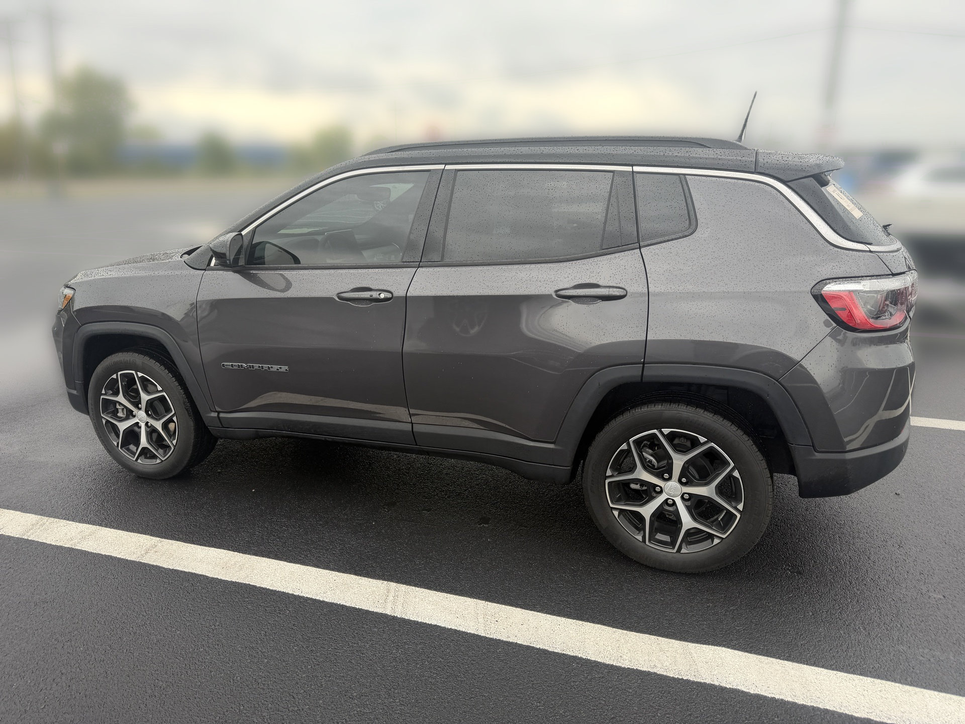 Used 2024 Jeep Compass Limited AWD/4WD image 3