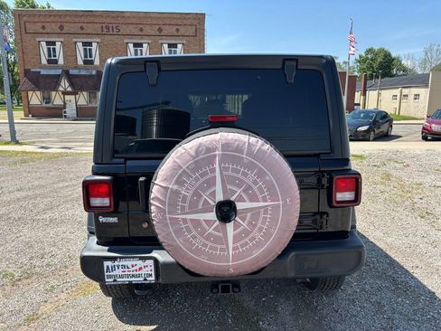Used 2018 Jeep Wrangler Unlimited Sport S AWD/4WD image 22