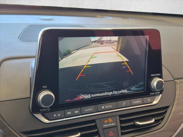 Used 2025 Nissan Altima 2.5 SV FWD image 18