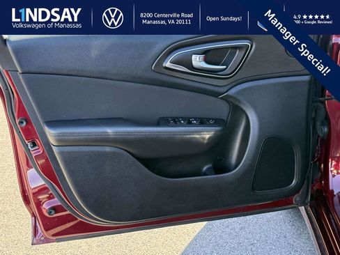 Used 2015 Chrysler 200 Limited image 8