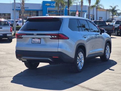 Used 2024 Toyota Grand Highlander Platinum image 5