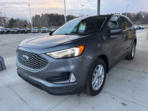 Certified 2024 Ford Edge SEL w/ Convenience Package image 3