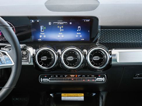New 2026 Mercedes-Benz GLB 250 image 11