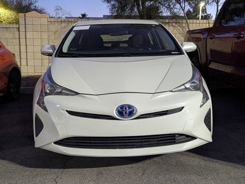 Used 2016 Toyota Prius Two image 2
