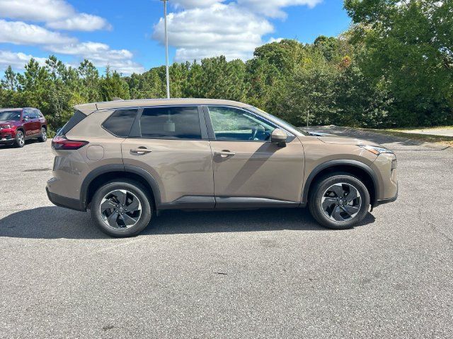 Certified 2025 Nissan Rogue SV AWD/4WD image 2