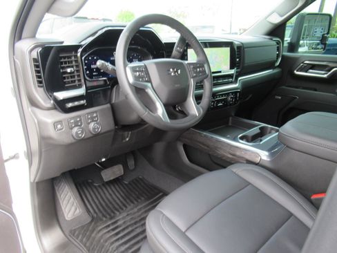 Used 2026 Chevrolet Silverado 2500 LTZ w/ LTZ Plus Package image 16