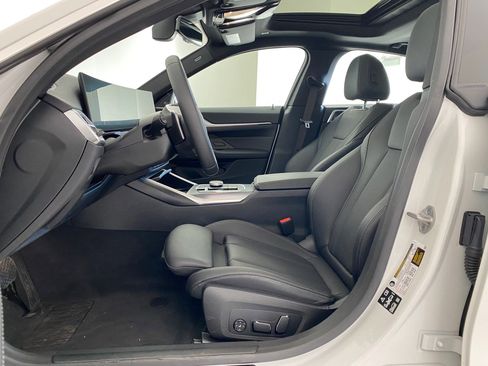 Certified 2025 BMW 430i xDrive w/ Premium Package image 4