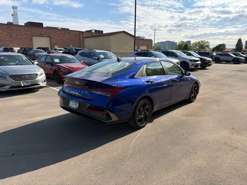 Used 2026 Hyundai Elantra SEL Sport Premium FWD image 2