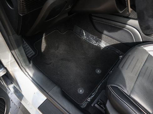 Used 2020 Ford Mustang Shelby GT500 w/ Technology Package image 17