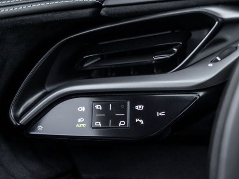 Used 2023 Ferrari SF90 Stradale image 33