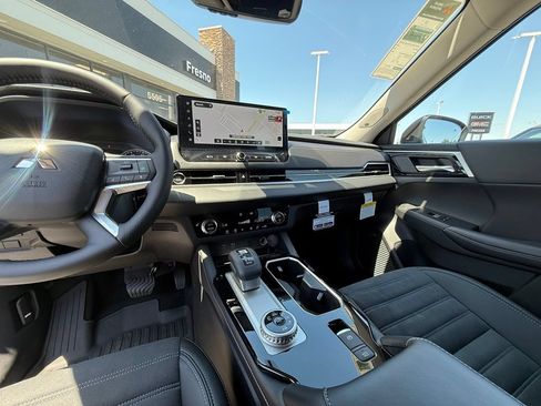 New 2026 Mitsubishi Outlander AWD image 26