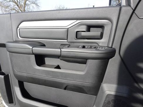 New 2024 RAM 2500 Tradesman w/ Chrome Appearance Group image 17