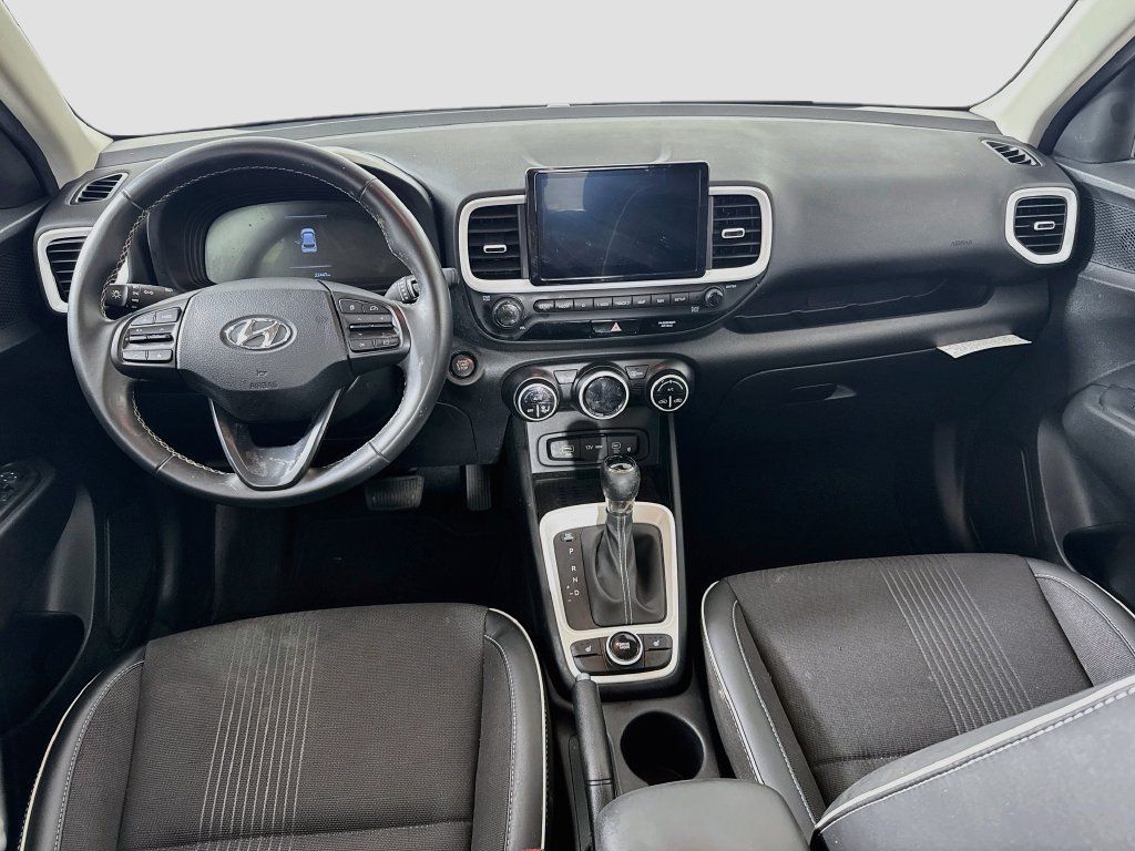 Certified 2024 Hyundai Venue Limited FWD image 35