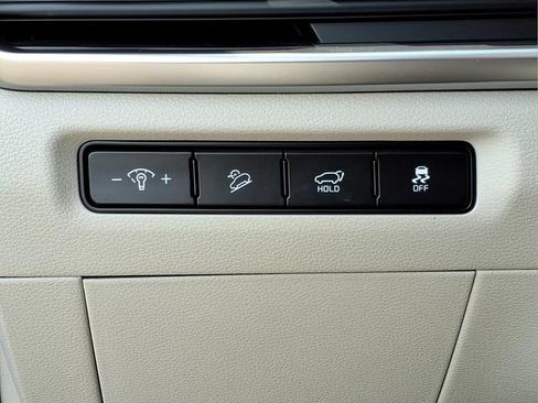 Used 2024 Kia Telluride EX w/ EX Captain's Chair Package FWD image 19