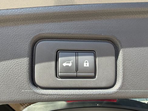 Used 2025 Nissan Pathfinder SL w/ SL Premium Package FWD image 39