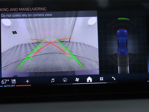 Certified 2025 BMW 230i Coupe w/ Convenience Package image 16