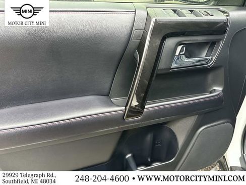 Used 2018 Toyota 4Runner TRD Off-Road Premium w/ TRD Performance Package image 18