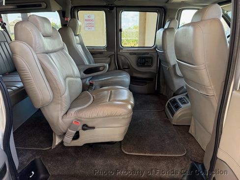 Used 2013 GMC Savana 1500 RWD image 32