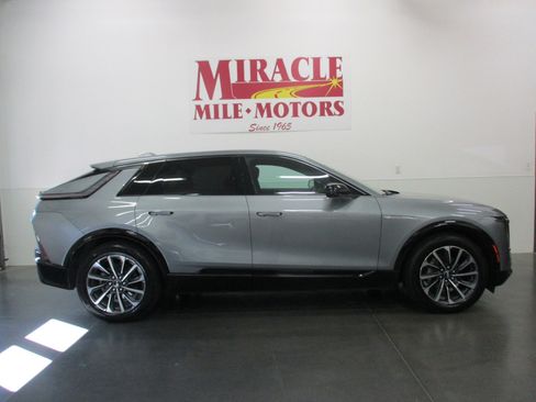 Used 2024 Cadillac Lyriq Sport image 6