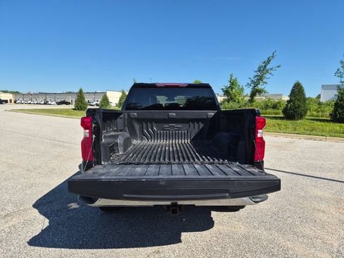 Used 2024 Chevrolet Silverado 1500 LT AWD/4WD image 11