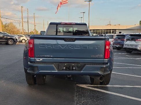 Used 2024 Chevrolet Silverado 3500 High Country w/ Technology Package image 12