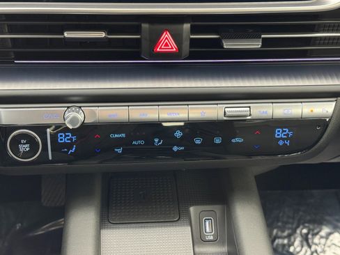 Used 2024 Hyundai Ioniq 6 SEL image 28