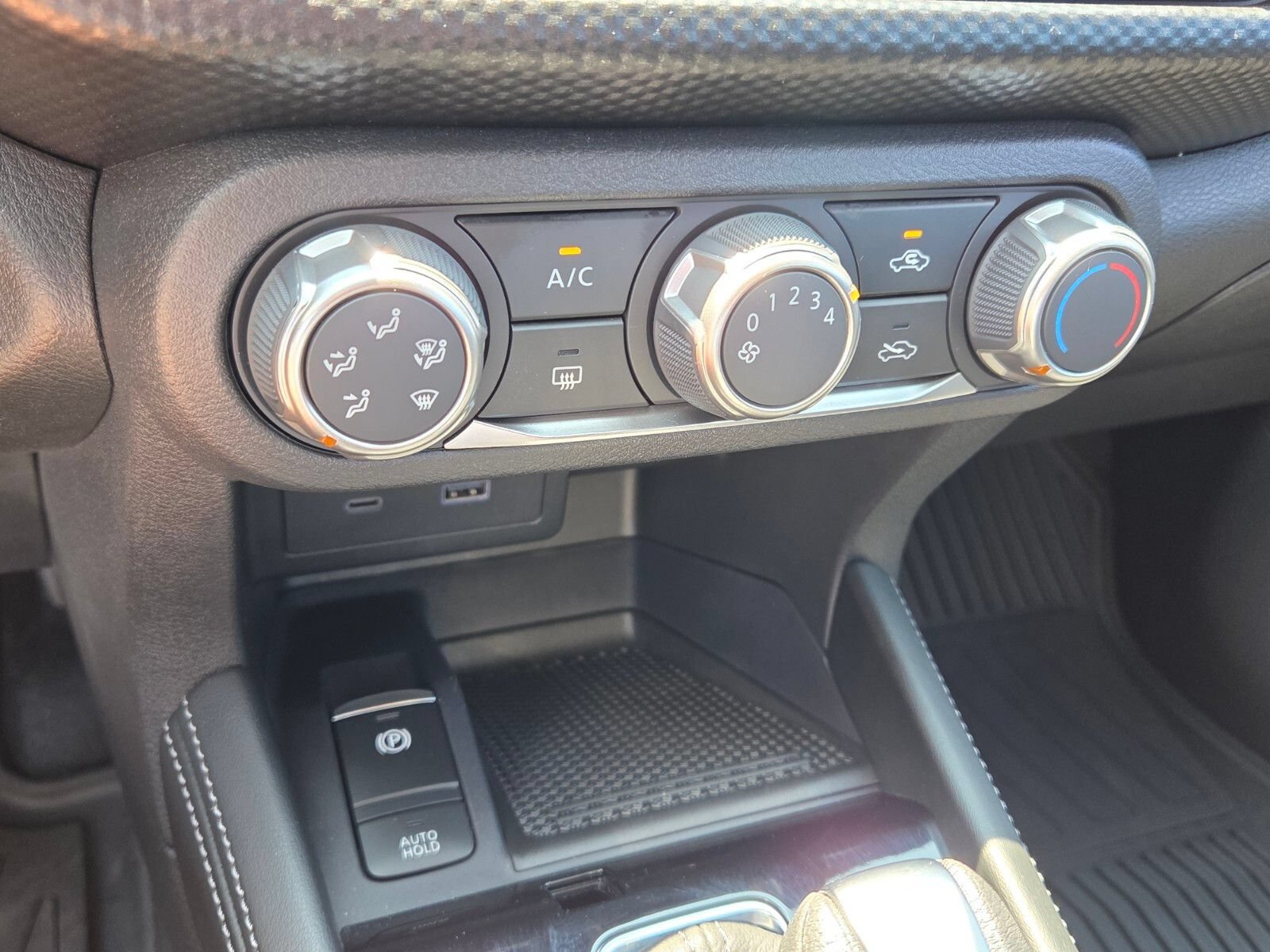 Used 2024 Nissan Kicks SV FWD image 22