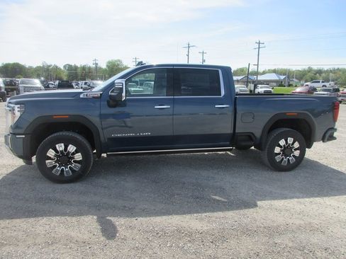 New 2026 GMC Sierra 2500 Denali w/ Denali Reserve Package image 9