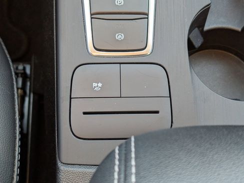 Certified 2021 Ford Escape SEL image 25