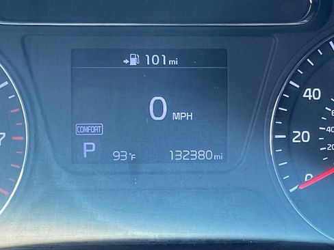 Used 2020 Kia Sorento LX w/ LX I4 Convenience Package FWD image 8
