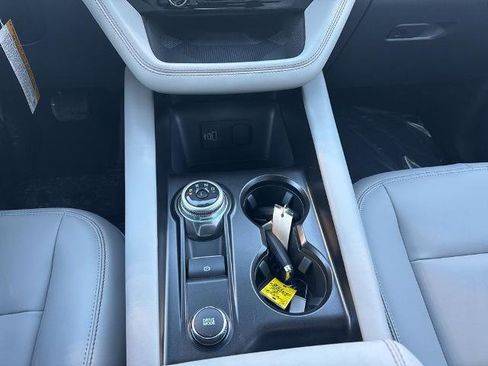 New 2026 Ford Explorer Active w/ Active Comfort Package AWD/4WD image 18