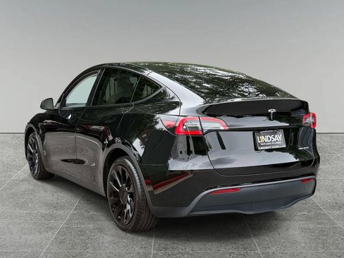 Used 2023 Tesla Model Y Long Range AWD/4WD image 12