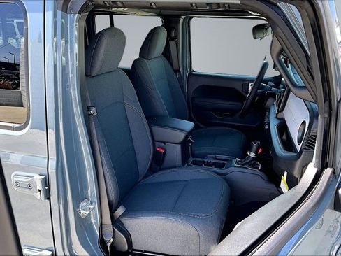 New 2026 Jeep Gladiator Sport image 16