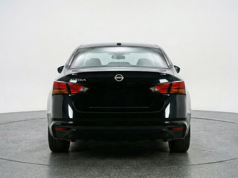 Used 2025 Nissan Altima 2.5 SV image 7