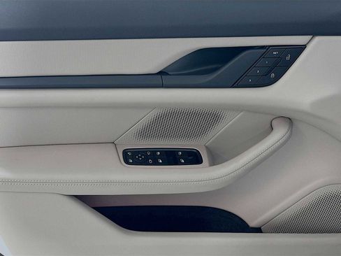 Used 2025 Porsche Taycan image 11