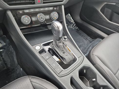 Used 2021 Volkswagen Jetta SE FWD image 22