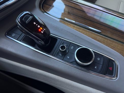 Used 2022 Cadillac Escalade Sport Platinum w/ LPO, ONYX Package image 82