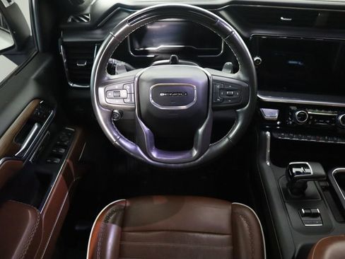 Used 2022 GMC Sierra 1500 Denali Ultimate image 9