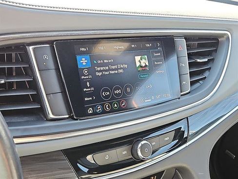 Used 2024 Buick Enclave Premium image 15