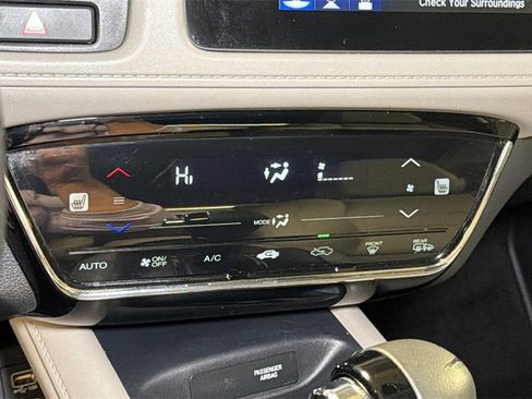 Used 2019 Honda HR-V Touring image 29