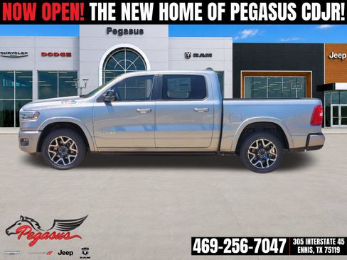 Used 2025 RAM 1500 Laramie w/ Laramie Southwest Edition AWD/4WD image 3
