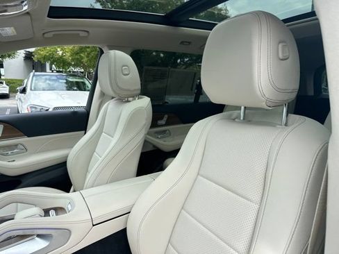 Used 2026 Mercedes-Benz GLS 450 4MATIC image 44
