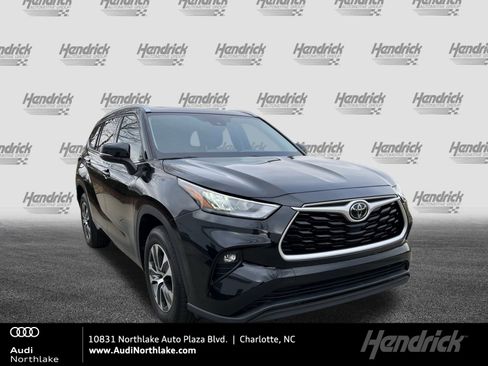 Used 2020 Toyota Highlander XLE image 1
