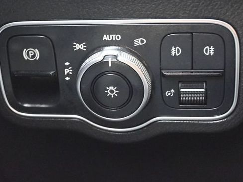 Used 2021 Mercedes-Benz GLA 250 image 25